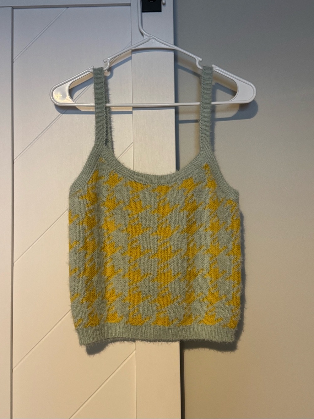 Blu Pepper Fuzzy Houndstooth Knit Crop Tank Top NWT Medium - Picture 3 of 5
